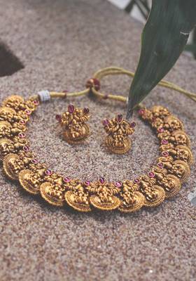 Temple Work Coin Necklace Set 1