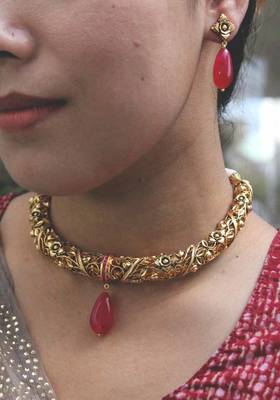 Intricate Emboss Work Temple Hasli Necklace Set 1