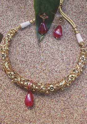 Intricate Emboss Work Temple Hasli Necklace Set 2