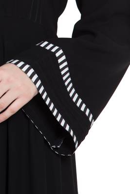 Black Plain Crepe Full Umbrella Abaya With Hijab 4