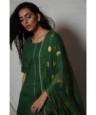 Cocktail Green Kurta with Kota Silk Farshi Pant and Chiffon Bordered Dupatta 3