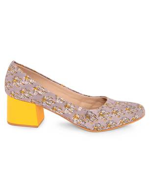 Women Grey Ethnic Printed Block Heels 3