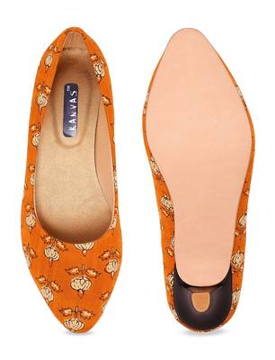 Women Yellow Ethnic Printed Kitten Heels 1