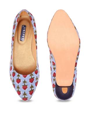 Women Blue Ethnic Printed Kitten Heels 1
