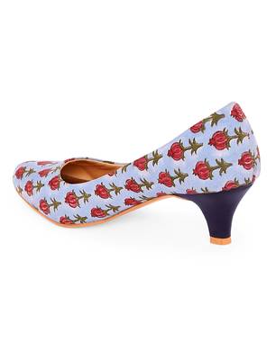 Women Blue Ethnic Printed Kitten Heels 3