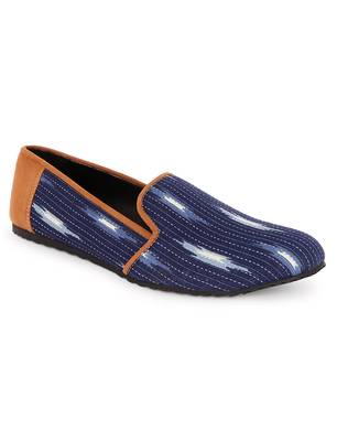 Men Blue Printed Moccasins 2
