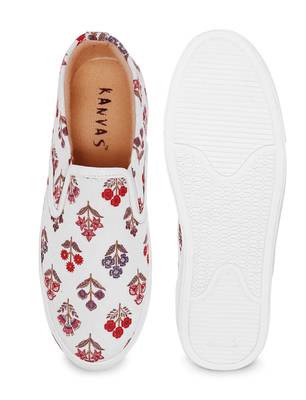 Men White Printed Sneakers 1