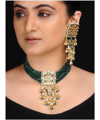Emerald Kundan Neckpiece With Earrings 1