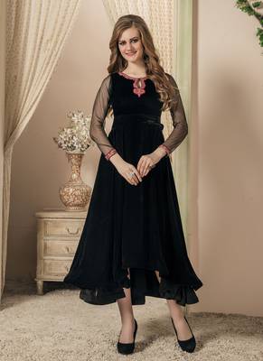 Black Embroidered Velvet Islamic Kaftans 1