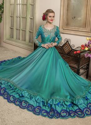 Green Embroidered Crepe Islamic Kaftans 3