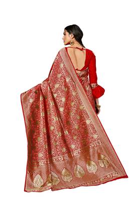 Red woven silk blend saree with blouse 4