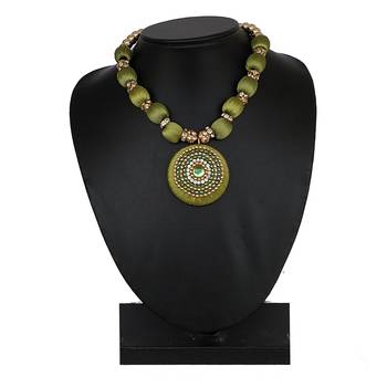 Green chokers 1