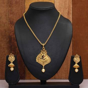 Gold pendants 1