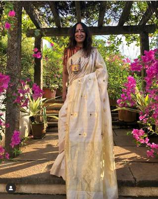 Gold hand woven chanderi silk saree with blouse 1