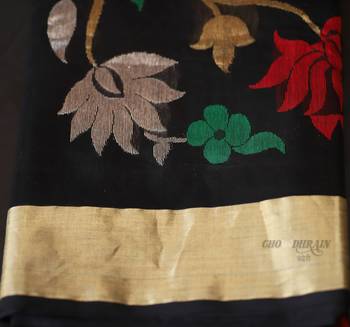 Black hand woven pure organza saree with blouse 2