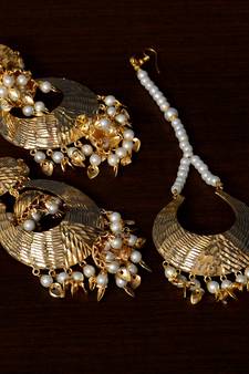Traditional Look Pearl and Leafy Dangler Earrings cum Maang Tikka