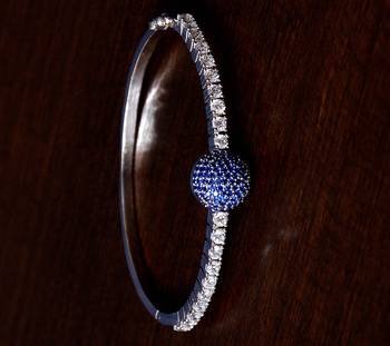 Rhodium plated sapphire stone and diamond embellished light weight bracelet 2