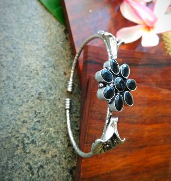 Black Kundan Stone German Silver Bracelet 3