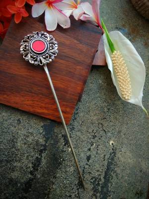 Red Centre Class German Silver Bun Stick 1