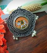 Engraved Photoframe Airavat Finger Fing With Pearl Beads Around It