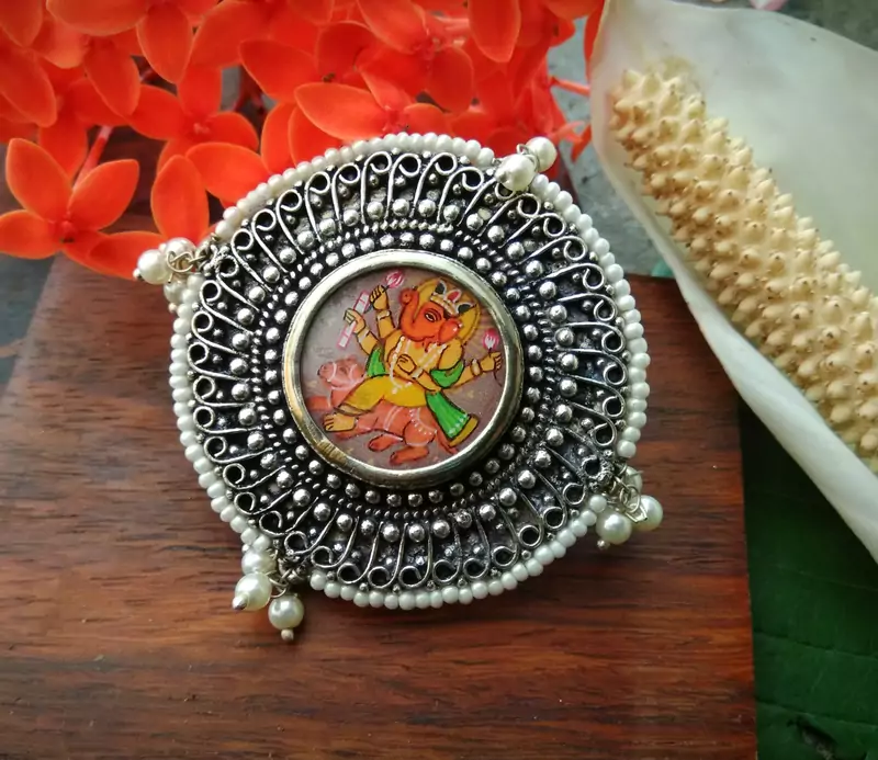 White Beaded Ganpati Photoframe Finger Ring For 2 Fingers