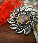 Radha Krishna Theme Leaf Shaped Photoframe Finger Ring