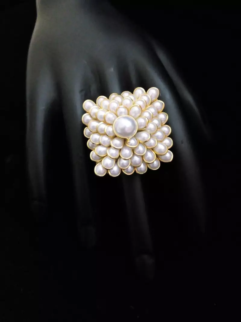 White Pearl Pacchi Work Ring