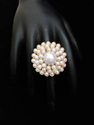 White Pacchi Pearl Ring 1