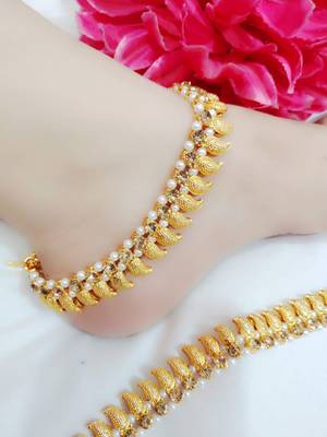 Gold anklets 1