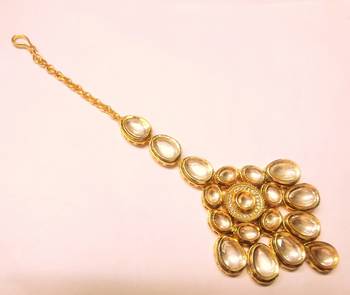 Gold Kundan Maang Tikka 1