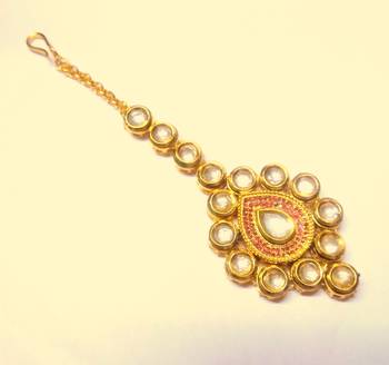 Gold Kundan Maang Tikka 1