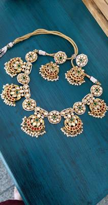 Green And Red Gold Tone Kundan Necklace Set With Pearls 2