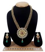 Multicolor necklaces