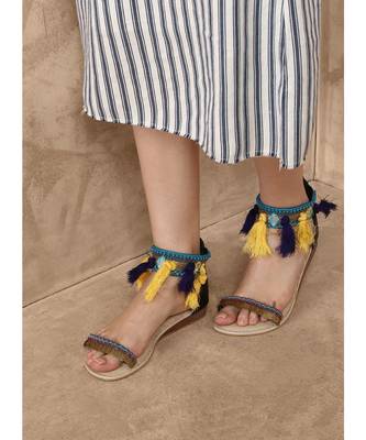 Yellow tassel 1