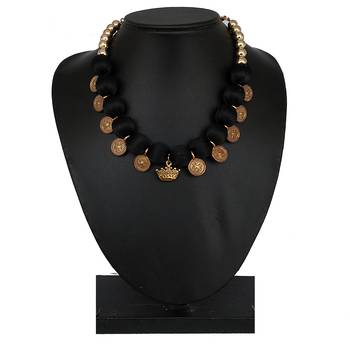 Black chokers 1