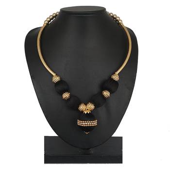 Black chokers 1