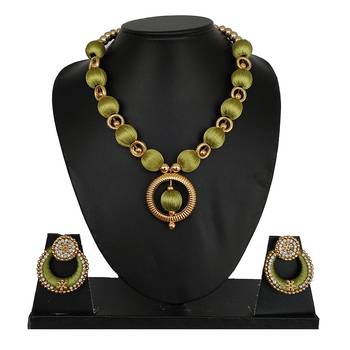 Green designer-jewellery 1
