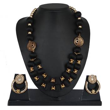 Black designer-jewellery 1