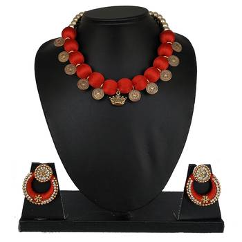 Red designer-jewellery 1