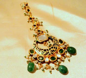 Gold Kundan Maang Tikka 1