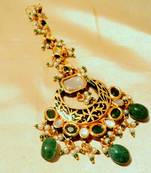 Gold Kundan Maang Tikka