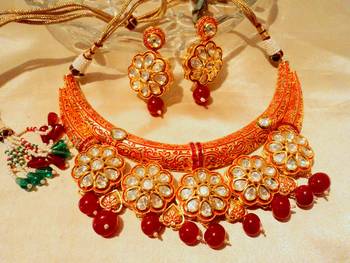 Redish Golden Tone Jadau  Kundan Hasli Necklace Sets 1