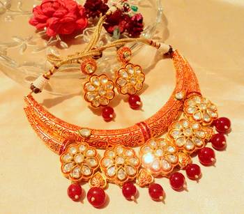 Redish Golden Tone Jadau  Kundan Hasli Necklace Sets 2