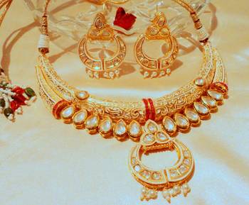 Golden Hasli Jadau  Kundan Necklace Sets 1