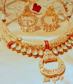 Golden Hasli Jadau  Kundan Necklace Sets