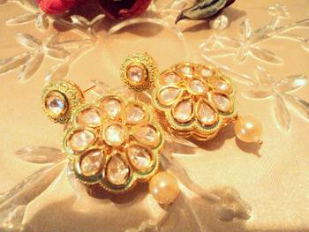 Greenish And Golden Tone Kundan Hasli Jadau Necklace Sets 3