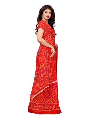 Red printed georgette saree with blouse 3