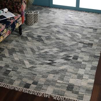 PEQURA Grey Woollen Geometric Patterned Hand Woven Carpet 1