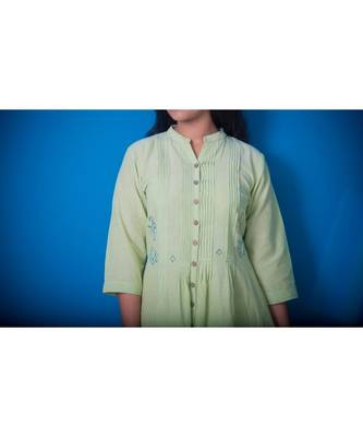Green Front Pleated Geometry Work Khadi Cotton Kurta 3