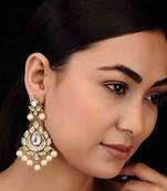 Kundan And Pearls Chandbaali